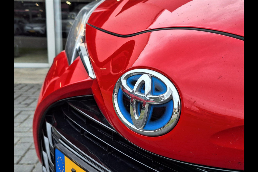 Toyota Yaris 1.5 Hybrid Design Sport | Navigatie, Stoelverwarming, Lichtmetalen velgen, Cruise control, Parkeercamera