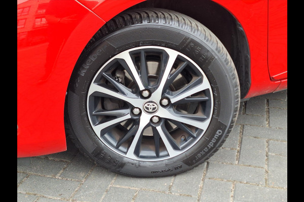 Toyota Yaris 1.5 Hybrid Design Sport | Navigatie, Stoelverwarming, Lichtmetalen velgen, Cruise control, Parkeercamera