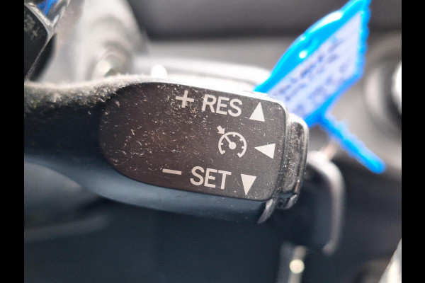 Toyota Yaris 1.5 Hybrid Design Sport | Navigatie, Stoelverwarming, Lichtmetalen velgen, Cruise control, Parkeercamera