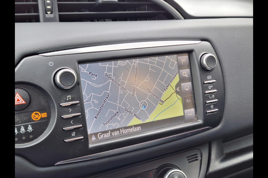Toyota Yaris 1.5 Hybrid Design Sport | Navigatie, Stoelverwarming, Lichtmetalen velgen, Cruise control, Parkeercamera