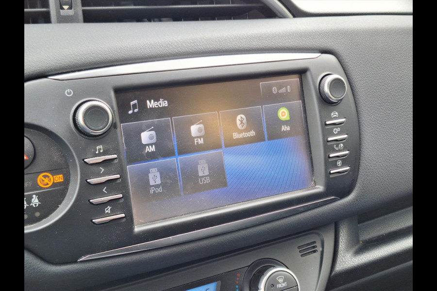 Toyota Yaris 1.5 Hybrid Design Sport | Navigatie, Stoelverwarming, Lichtmetalen velgen, Cruise control, Parkeercamera