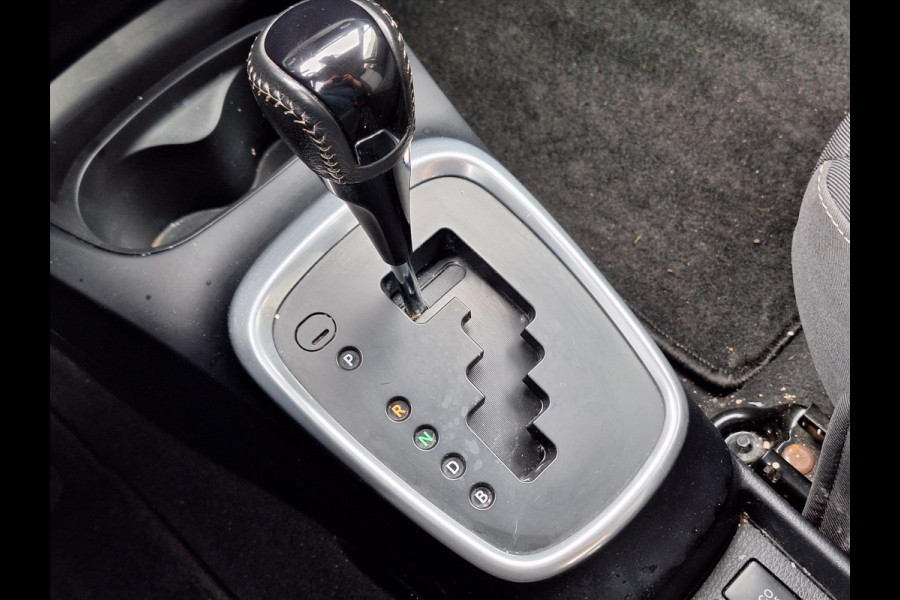 Toyota Yaris 1.5 Hybrid Design Sport | Navigatie, Stoelverwarming, Lichtmetalen velgen, Cruise control, Parkeercamera