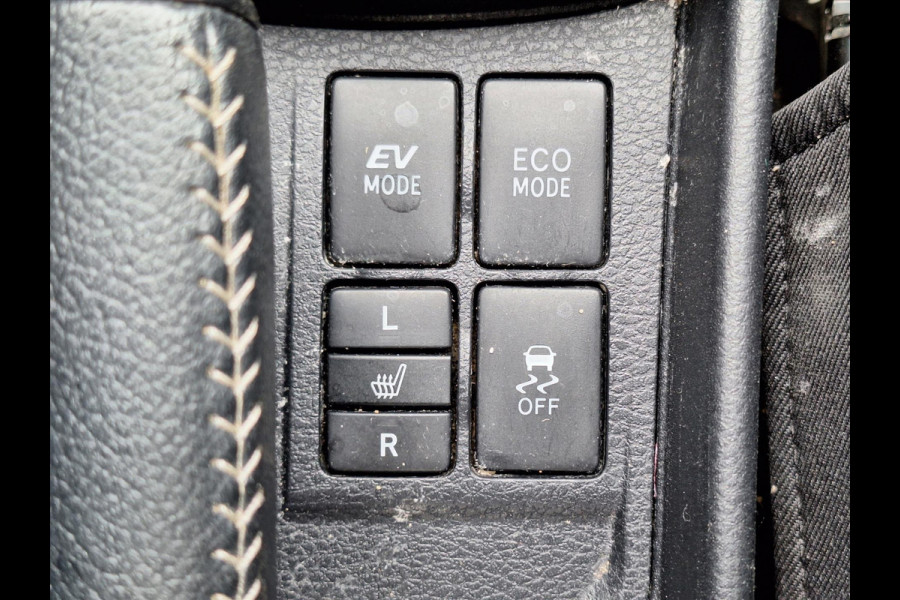 Toyota Yaris 1.5 Hybrid Design Sport | Navigatie, Stoelverwarming, Lichtmetalen velgen, Cruise control, Parkeercamera