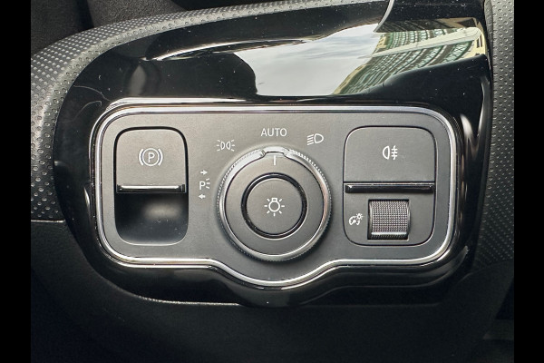 Mercedes-Benz A-Klasse 200 AMG Aut Leer Camera Carplay Pano