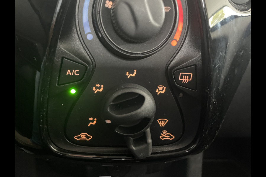 Citroën C1 1.0 VTi Shine Achteruitrijcamera - Airco - Lichtmetalen velgen - Radio - Stuur leder - Stuur multifunctioneel