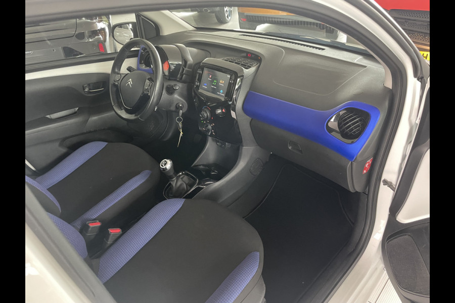 Citroën C1 1.0 VTi Shine Achteruitrijcamera - Airco - Lichtmetalen velgen - Radio - Stuur leder - Stuur multifunctioneel