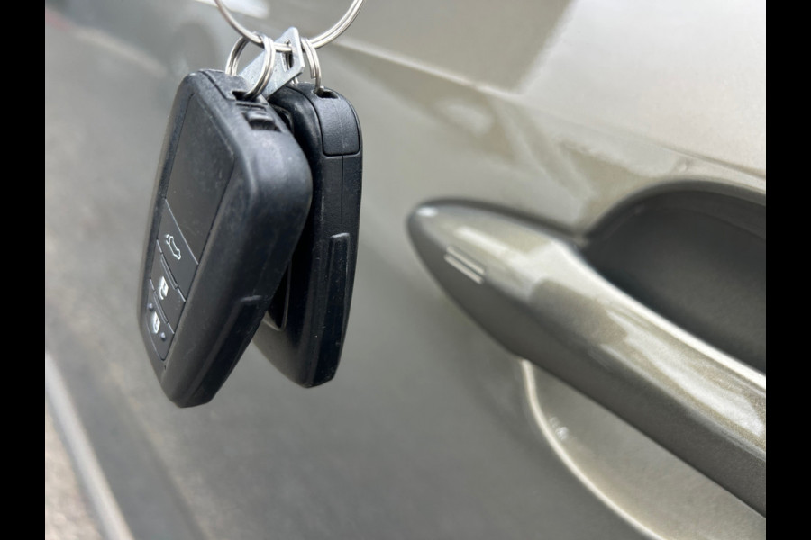Toyota Corolla Touring Sports 1.8 Hybrid Executive Trekh NL-Auto Rijklaarprijs!