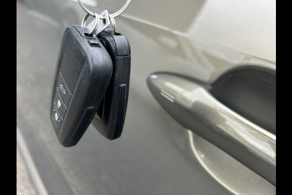 Toyota Corolla Touring Sports 1.8 Hybrid Executive Trekh NL-Auto Rijklaarprijs!