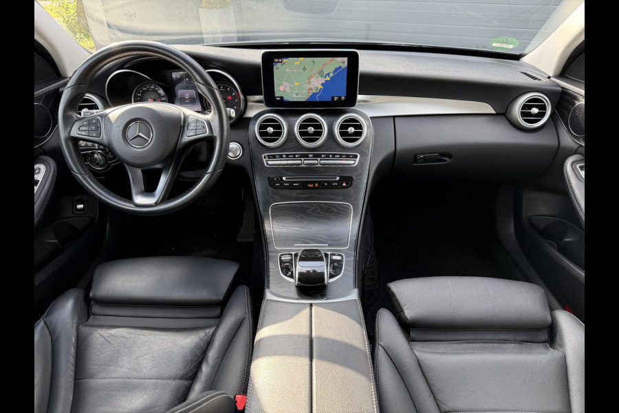 Mercedes-Benz C-Klasse Estate 350 e Premium Plus Leder,Navi,Trekhaak,Camera,Pdc V+A,280pk,Stoelverwarming,Lm velgen,N.A.P,Apk tot 04-2026