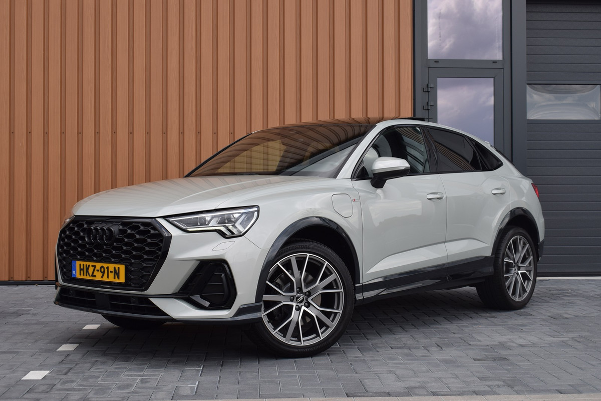 Audi Q3 Sportback 45 TFSIe S-line | Pano | Camera | 20" Audi Q3 Sportback 45 TFSIe S-line | Pano | Camera | 20"