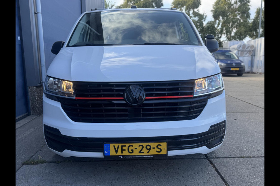 Volkswagen Transporter 2.0 TDI L2H1 30 Comfortline AIRCO / CRUISE CONTROLE / NAVI / CARPLAY / VERLAAGD