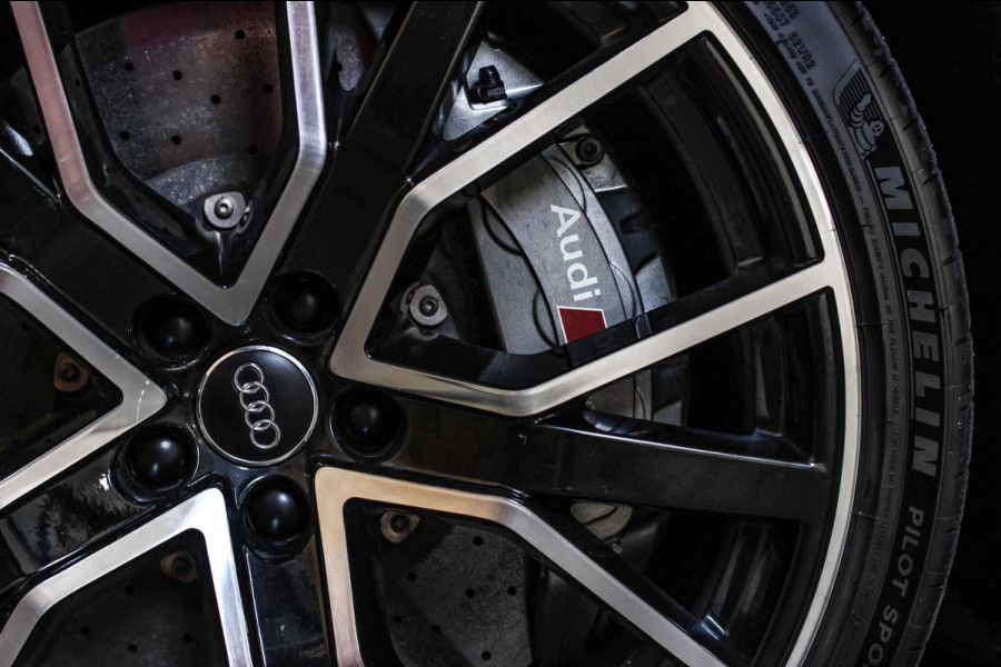 Audi RS6 Performance 4.0 TFSI Quattro *Pano*Akra*B&O*Keramisch*Carbon*Soft-Close*