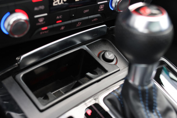 Audi RS6 Performance 4.0 TFSI Quattro *Pano*Akra*B&O*Keramisch*Carbon*Soft-Close*