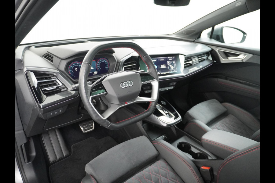 Audi Q4 e-tron 50 quattro S edition 77 kWh VAN: 44.900,- VOOR: 40.877,- UW HERFSTVOORDEEL: 4.023,- ELEKTRISCH PANORAMADAK | HEAD-UP DISPLAY | ADAPTIEVE CRUISE CONTROL | CAMERA | ELEKTRISCHE TREKHAAK | RIJKLAAR MET 12 MAANDEN BOVAG GARANTIE!