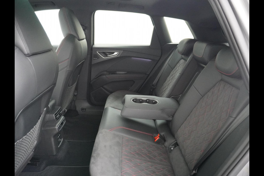 Audi Q4 e-tron 50 quattro S edition 77 kWh VAN: 44.900,- VOOR: 40.877,- UW HERFSTVOORDEEL: 4.023,- ELEKTRISCH PANORAMADAK | HEAD-UP DISPLAY | ADAPTIEVE CRUISE CONTROL | CAMERA | ELEKTRISCHE TREKHAAK | RIJKLAAR MET 12 MAANDEN BOVAG GARANTIE!