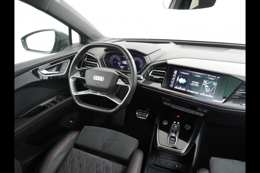 Audi Q4 e-tron 50 quattro S edition 77 kWh VAN: 44.900,- VOOR: 40.877,- UW HERFSTVOORDEEL: 4.023,- ELEKTRISCH PANORAMADAK | HEAD-UP DISPLAY | ADAPTIEVE CRUISE CONTROL | CAMERA | ELEKTRISCHE TREKHAAK | RIJKLAAR MET 12 MAANDEN BOVAG GARANTIE!