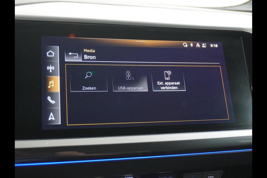 Audi Q4 e-tron 50 quattro S edition 77 kWh VAN: 44.900,- VOOR: 40.877,- UW HERFSTVOORDEEL: 4.023,- ELEKTRISCH PANORAMADAK | HEAD-UP DISPLAY | ADAPTIEVE CRUISE CONTROL | CAMERA | ELEKTRISCHE TREKHAAK | RIJKLAAR MET 12 MAANDEN BOVAG GARANTIE!