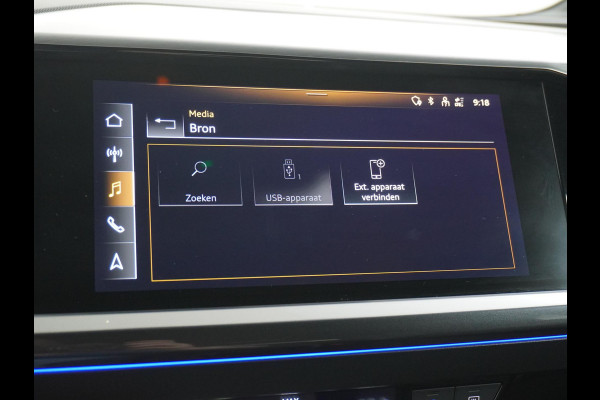 Audi Q4 e-tron 50 quattro S edition 77 kWh VAN: 44.900,- VOOR: 40.877,- UW HERFSTVOORDEEL: 4.023,- ELEKTRISCH PANORAMADAK | HEAD-UP DISPLAY | ADAPTIEVE CRUISE CONTROL | CAMERA | ELEKTRISCHE TREKHAAK | RIJKLAAR MET 12 MAANDEN BOVAG GARANTIE!