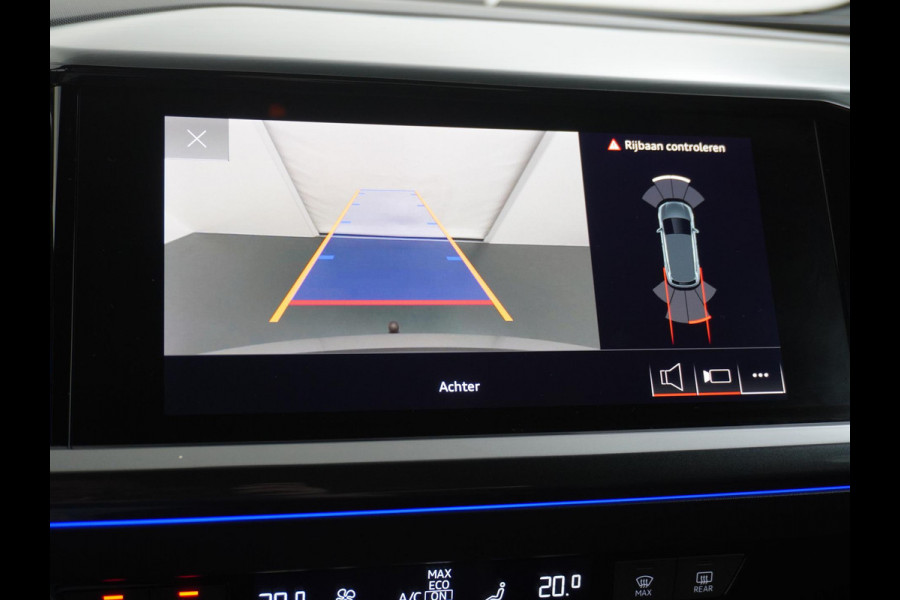 Audi Q4 e-tron 50 quattro S edition 77 kWh VAN: 44.900,- VOOR: 40.877,- UW HERFSTVOORDEEL: 4.023,- ELEKTRISCH PANORAMADAK | HEAD-UP DISPLAY | ADAPTIEVE CRUISE CONTROL | CAMERA | ELEKTRISCHE TREKHAAK | RIJKLAAR MET 12 MAANDEN BOVAG GARANTIE!