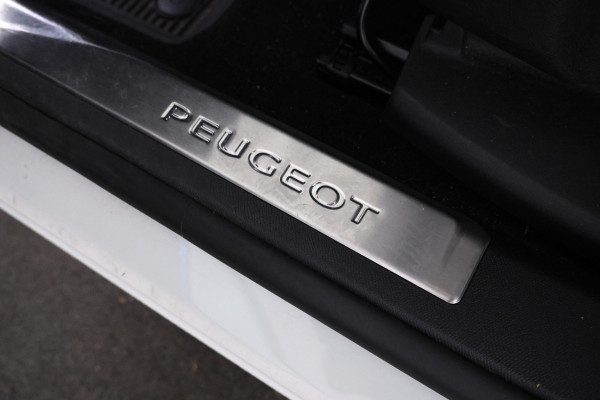 Peugeot 3008 1.2 PureTech GT Line Panorama, leer, climate,