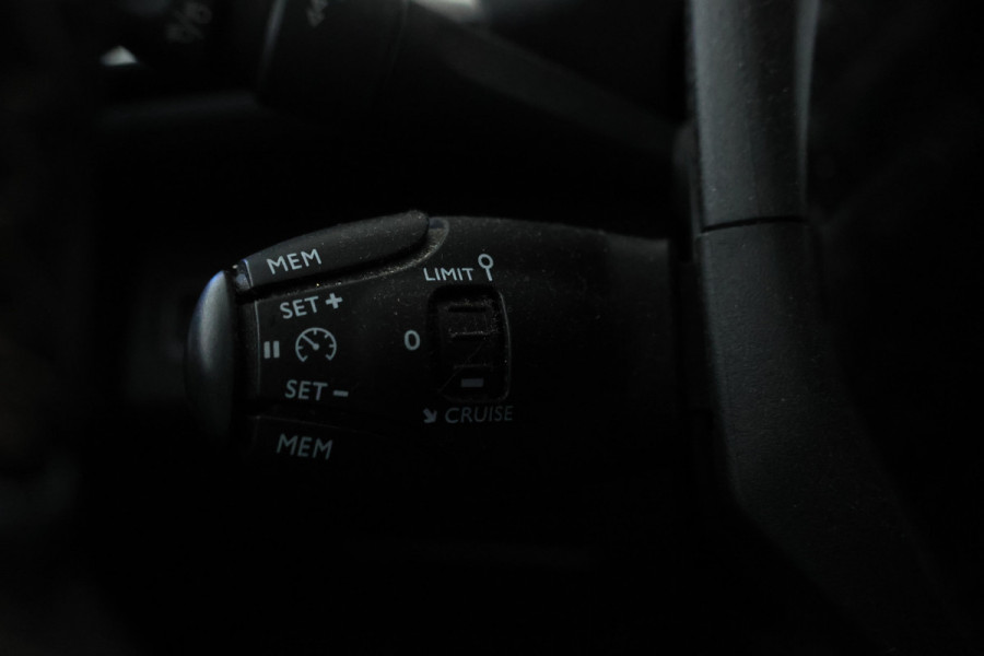 Peugeot 3008 1.2 PureTech GT Line Panorama, leer, climate,