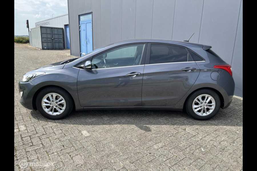 Hyundai i30 1.6 GDi GO! TREKHAAK