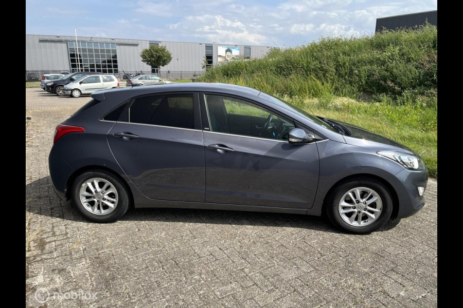 Hyundai i30 1.6 GDi GO! TREKHAAK