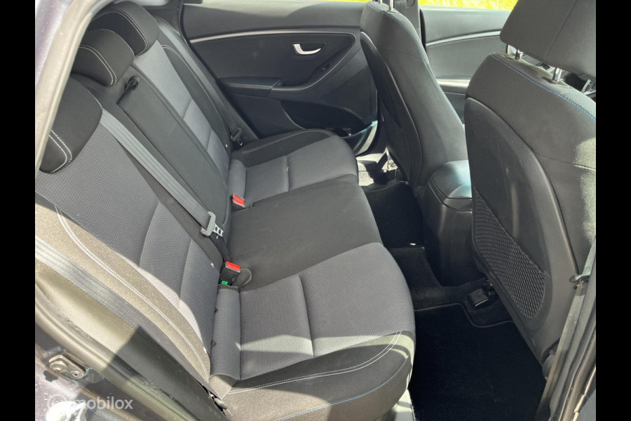 Hyundai i30 1.6 GDi GO! TREKHAAK