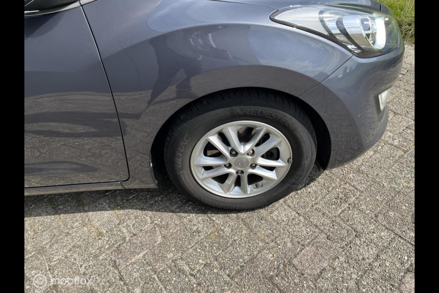 Hyundai i30 1.6 GDi GO! TREKHAAK