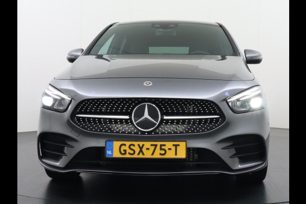 Mercedes-Benz B-Klasse 200 Business Solution AMG VAN: 27.900,- VOOR 25.877,- UW HERFSTVOORDEEL: 2.023,- Leder | Elektrische Kofferbak | Ambilight Sfeerverlichting | Rijklaar geleverd met 12 maanden BOVAG-garantie