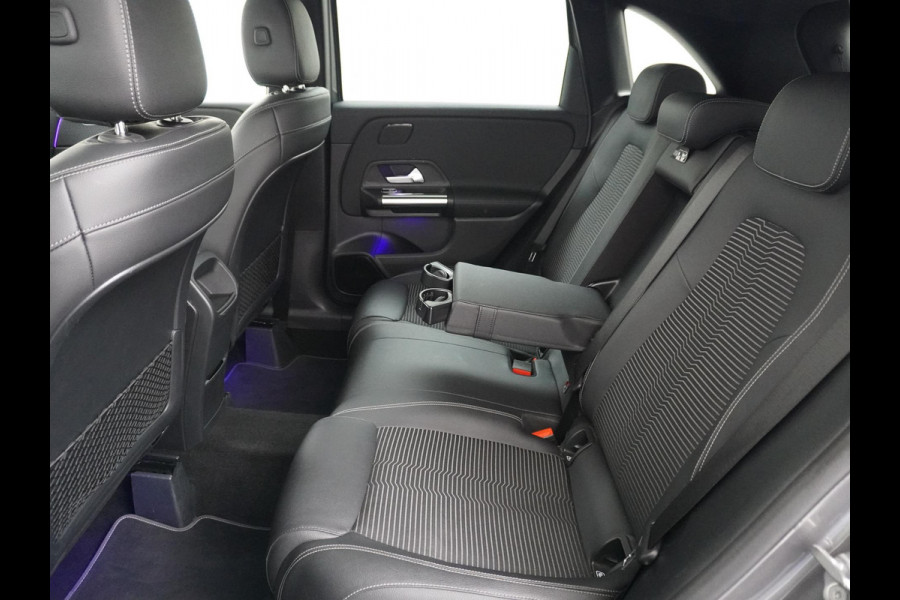 Mercedes-Benz B-Klasse 200 Business Solution AMG VAN: 27.900,- VOOR 25.877,- UW HERFSTVOORDEEL: 2.023,- Leder | Elektrische Kofferbak | Ambilight Sfeerverlichting | Rijklaar geleverd met 12 maanden BOVAG-garantie