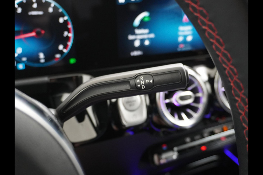 Mercedes-Benz B-Klasse 200 Business Solution AMG VAN: 27.900,- VOOR 25.877,- UW HERFSTVOORDEEL: 2.023,- Leder | Elektrische Kofferbak | Ambilight Sfeerverlichting | Rijklaar geleverd met 12 maanden BOVAG-garantie