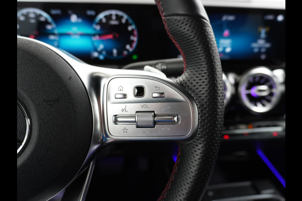 Mercedes-Benz B-Klasse 200 Business Solution AMG VAN: 27.900,- VOOR 25.877,- UW HERFSTVOORDEEL: 2.023,- Leder | Elektrische Kofferbak | Ambilight Sfeerverlichting | Rijklaar geleverd met 12 maanden BOVAG-garantie