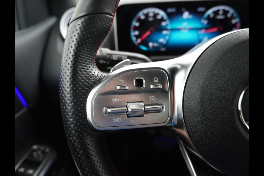 Mercedes-Benz B-Klasse 200 Business Solution AMG VAN: 27.900,- VOOR 25.877,- UW HERFSTVOORDEEL: 2.023,- Leder | Elektrische Kofferbak | Ambilight Sfeerverlichting | Rijklaar geleverd met 12 maanden BOVAG-garantie