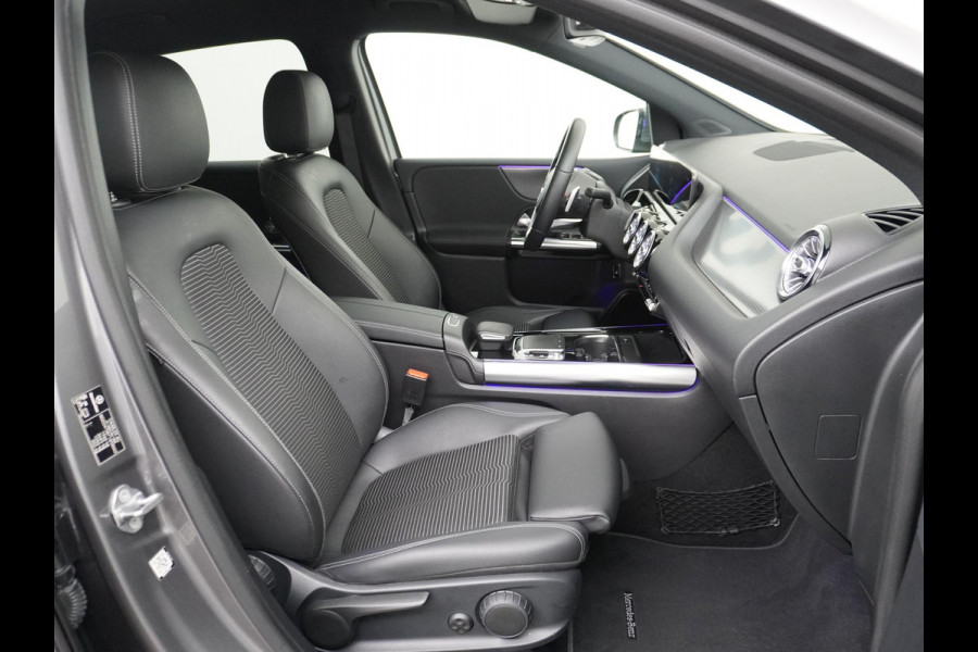 Mercedes-Benz B-Klasse 200 Business Solution AMG VAN: 27.900,- VOOR 25.877,- UW HERFSTVOORDEEL: 2.023,- Leder | Elektrische Kofferbak | Ambilight Sfeerverlichting | Rijklaar geleverd met 12 maanden BOVAG-garantie