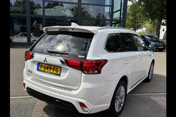 Mitsubishi Outlander 2.4 PHEV Intense+ VAN: 28.900,- VOOR: 25.330,- UW HERFSTVOORDEEL: 3.570,- PLUG-IN HYBRIDE | DEALER ONDERHOUDEN | AFNEEMBARE TREKHAAK | RIJKLAAR MET 12 MAANDEN BOVAG GARANTIE!