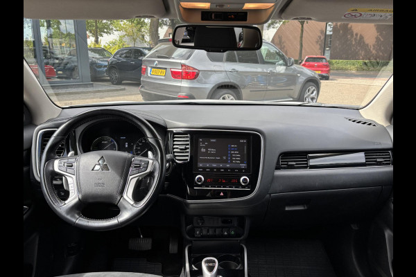 Mitsubishi Outlander 2.4 PHEV Intense+ VAN: 28.900,- VOOR: 25.330,- UW HERFSTVOORDEEL: 3.570,- PLUG-IN HYBRIDE | DEALER ONDERHOUDEN | AFNEEMBARE TREKHAAK | RIJKLAAR MET 12 MAANDEN BOVAG GARANTIE!