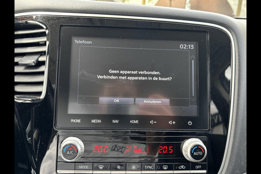 Mitsubishi Outlander 2.4 PHEV Intense+ VAN: 28.900,- VOOR: 25.330,- UW HERFSTVOORDEEL: 3.570,- PLUG-IN HYBRIDE | DEALER ONDERHOUDEN | AFNEEMBARE TREKHAAK | RIJKLAAR MET 12 MAANDEN BOVAG GARANTIE!