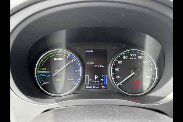 Mitsubishi Outlander 2.4 PHEV Intense+ VAN: 28.900,- VOOR: 25.330,- UW HERFSTVOORDEEL: 3.570,- PLUG-IN HYBRIDE | DEALER ONDERHOUDEN | AFNEEMBARE TREKHAAK | RIJKLAAR MET 12 MAANDEN BOVAG GARANTIE!