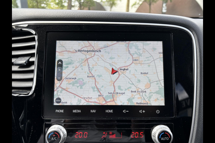 Mitsubishi Outlander 2.4 PHEV Intense+ VAN: 28.900,- VOOR: 25.330,- UW HERFSTVOORDEEL: 3.570,- PLUG-IN HYBRIDE | DEALER ONDERHOUDEN | AFNEEMBARE TREKHAAK | RIJKLAAR MET 12 MAANDEN BOVAG GARANTIE!