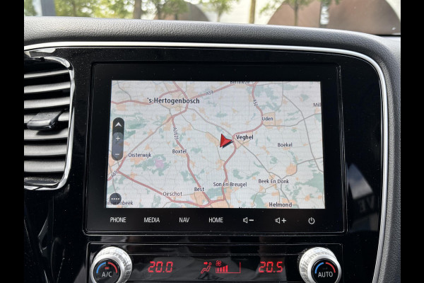 Mitsubishi Outlander 2.4 PHEV Intense+ VAN: 28.900,- VOOR: 25.330,- UW HERFSTVOORDEEL: 3.570,- PLUG-IN HYBRIDE | DEALER ONDERHOUDEN | AFNEEMBARE TREKHAAK | RIJKLAAR MET 12 MAANDEN BOVAG GARANTIE!