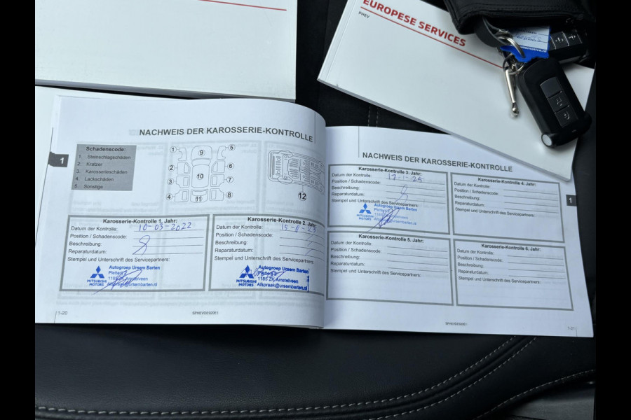 Mitsubishi Outlander 2.4 PHEV Intense+ VAN: 28.900,- VOOR: 25.330,- UW HERFSTVOORDEEL: 3.570,- PLUG-IN HYBRIDE | DEALER ONDERHOUDEN | AFNEEMBARE TREKHAAK | RIJKLAAR MET 12 MAANDEN BOVAG GARANTIE!