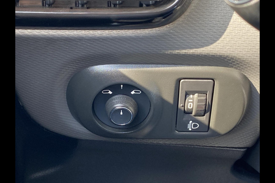 Citroën C4 Cactus 1.2 PureTech Shine - Navigatie / Apple CarPlay I Airco I LED I PDC / Achteruitrij camera I Dealer onderhouden