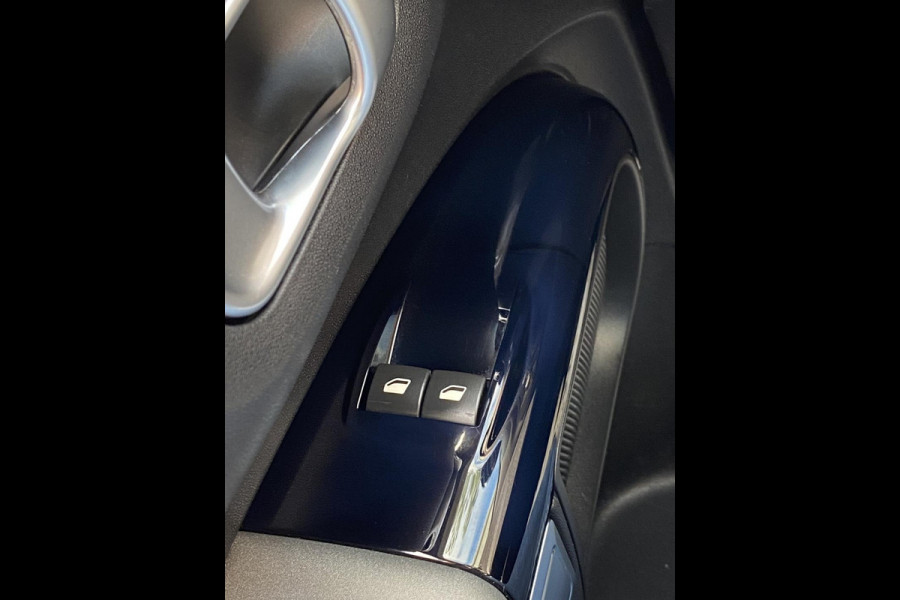 Citroën C4 Cactus 1.2 PureTech Shine - Navigatie / Apple CarPlay I Airco I LED I PDC / Achteruitrij camera I Dealer onderhouden