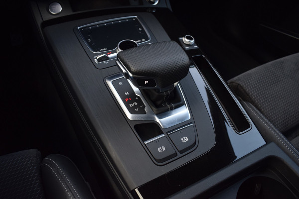 Audi Q5 55 TFSIe Quattro S-line | Luchtvering | Pano | Virtual | B&O