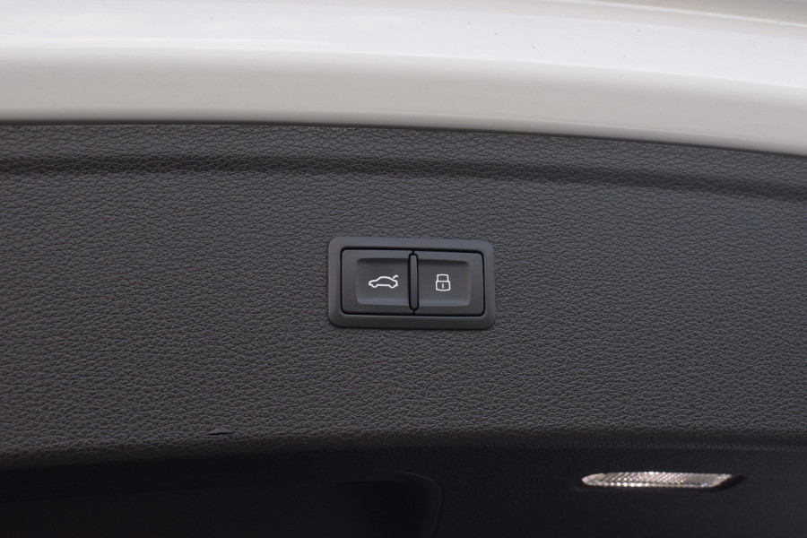 Audi Q5 55 TFSIe Quattro S-line | Luchtvering | Pano | Virtual | B&O