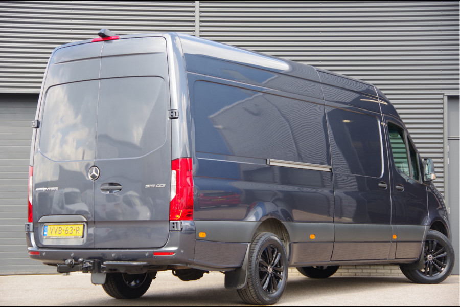 Mercedes-Benz Sprinter 319 3.0 CDI V6 L3H2 AUT. LED,LEDER, 3.5T TREKHAAK, CRUISE, MBUX, CAMERA, STANDKACHEL, CLIMA, APPLE CARPLAY/ANDROID AUTO, PARKEER