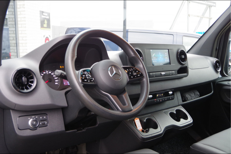 Mercedes-Benz Sprinter 319 3.0 CDI V6 L3H2 AUT. LED,LEDER, 3.5T TREKHAAK, CRUISE, MBUX, CAMERA, STANDKACHEL, CLIMA, APPLE CARPLAY/ANDROID AUTO, PARKEER