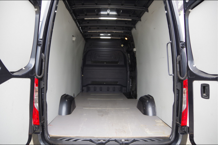 Mercedes-Benz Sprinter 319 3.0 CDI V6 L3H2 AUT. LED,LEDER, 3.5T TREKHAAK, CRUISE, MBUX, CAMERA, STANDKACHEL, CLIMA, APPLE CARPLAY/ANDROID AUTO, PARKEER