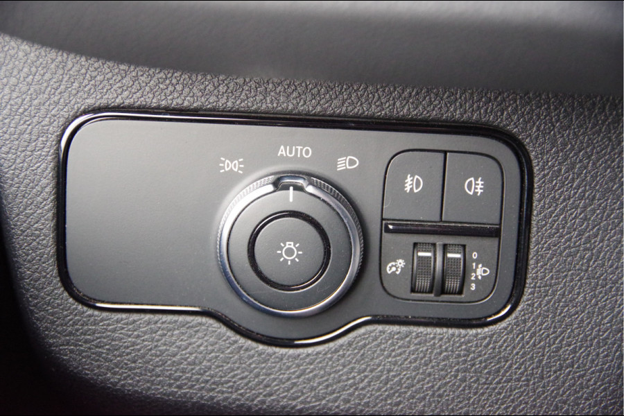 Mercedes-Benz Sprinter 319 3.0 CDI V6 L3H2 AUT. LED,LEDER, 3.5T TREKHAAK, CRUISE, MBUX, CAMERA, STANDKACHEL, CLIMA, APPLE CARPLAY/ANDROID AUTO, PARKEER